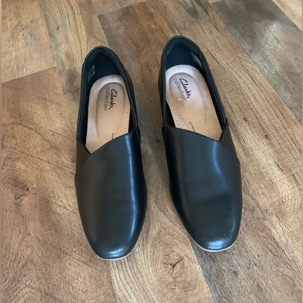 Clarks Black Leather Slip-On Shoes New With Tags Sz 9.5